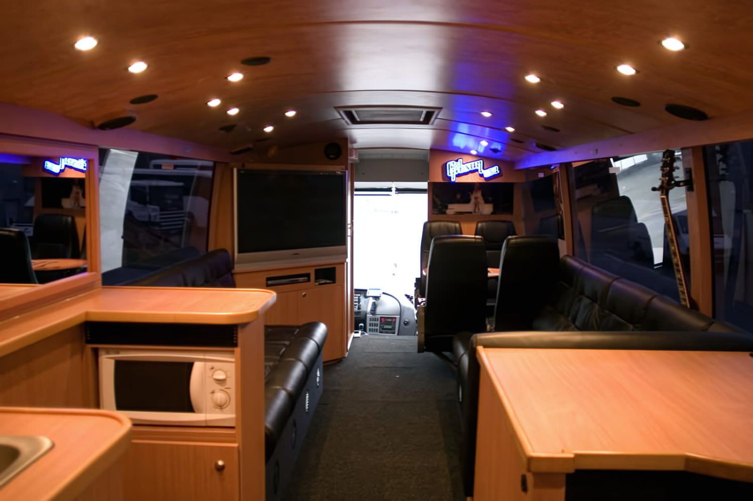 Tour Bus Gibson