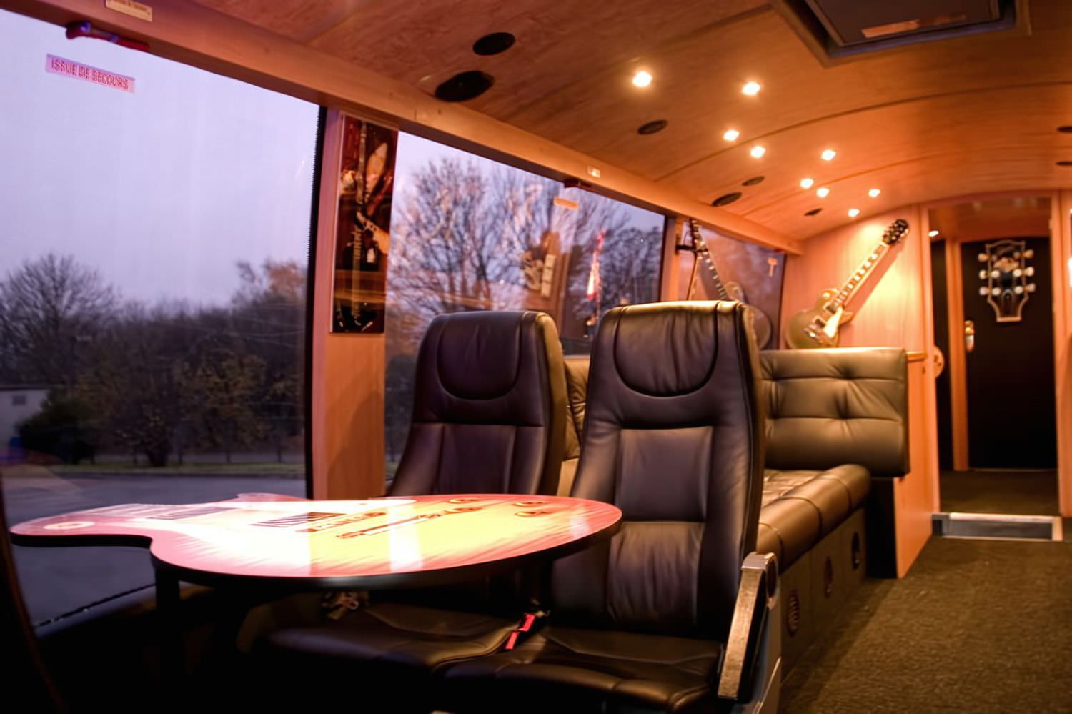 Tour Bus Gibson