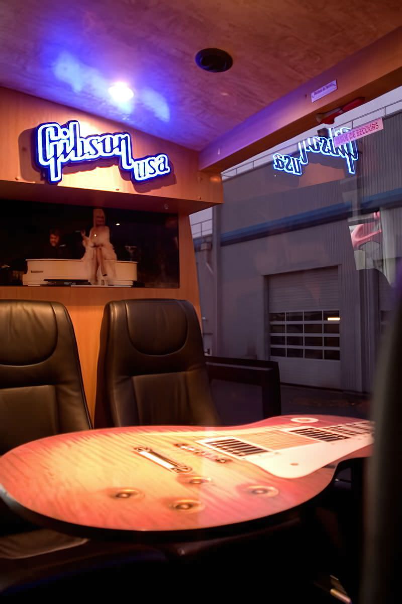 Tour Bus Gibson