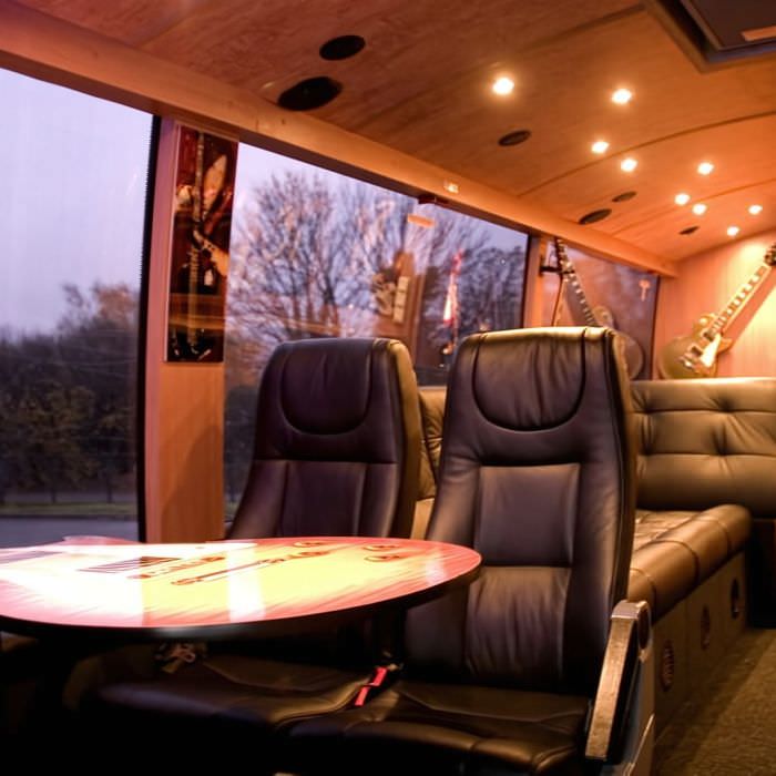 Tour Bus Gibson