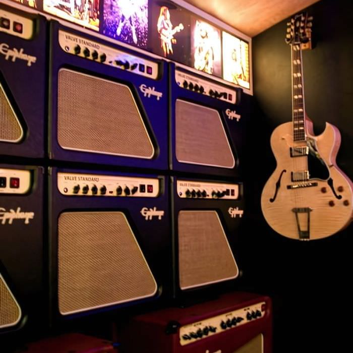 Tour Bus Gibson