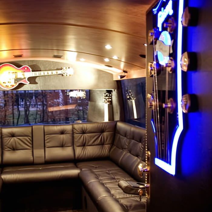 Tour Bus Gibson