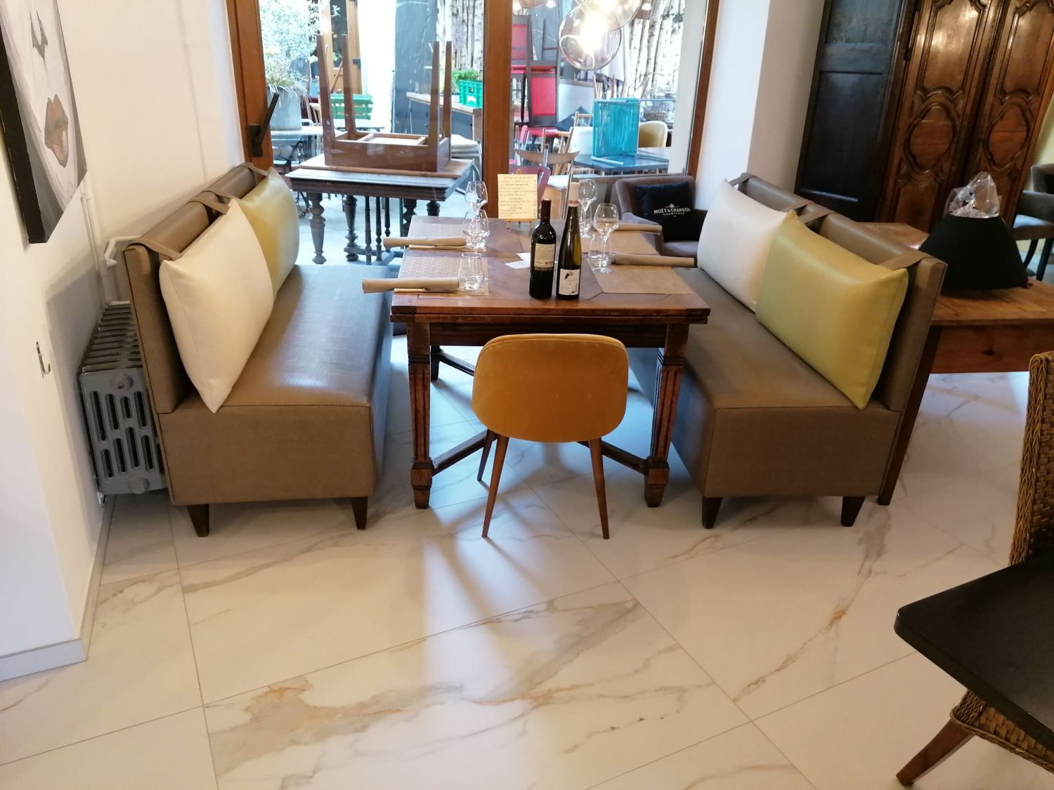 Rénovation du mobilier d'un restaurant