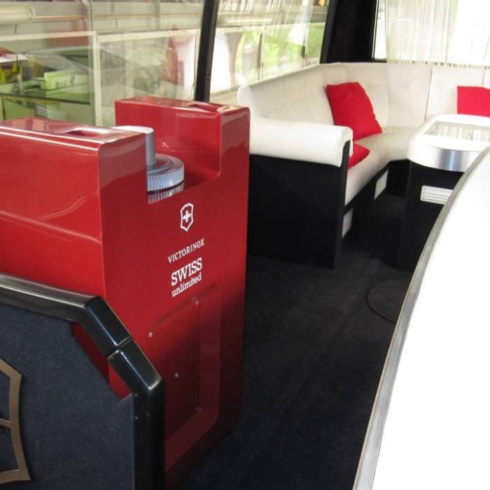 Aménagement d'un bus publicitaire suisse