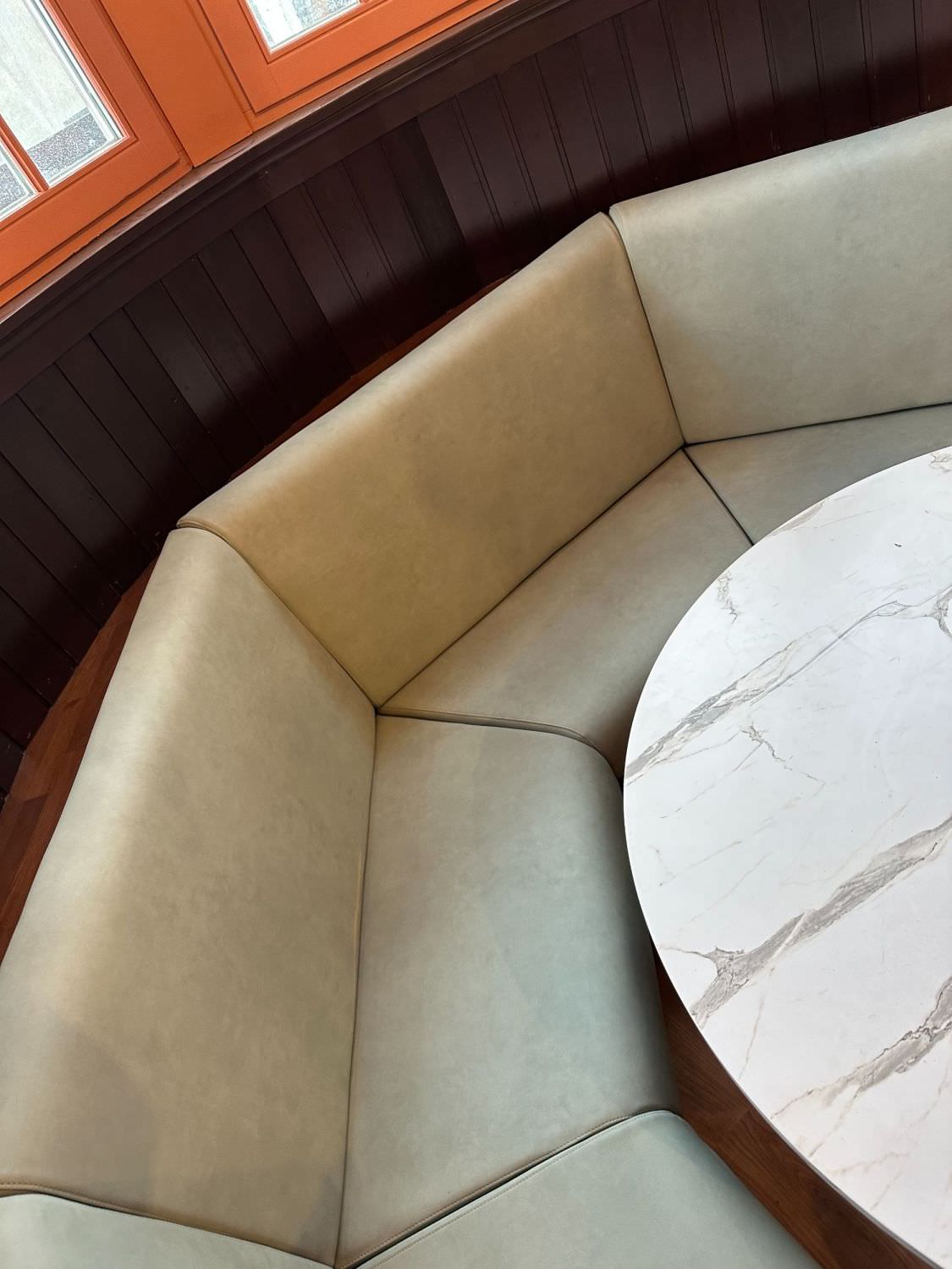 Confection de banquettes pour restaurant