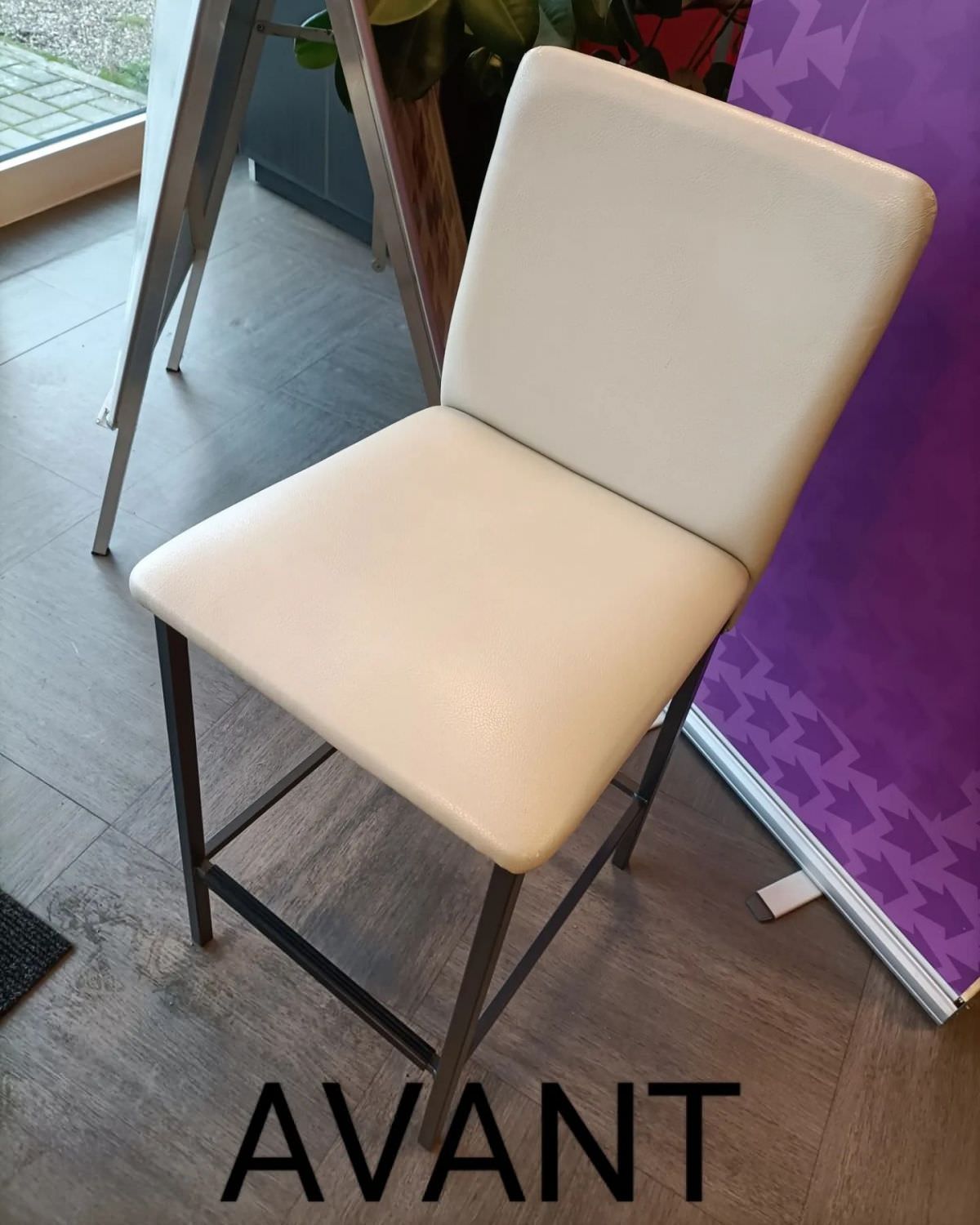 Recouvrement de chaises en similicuir effet tissu