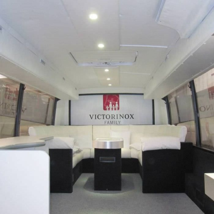 Aménagement d'un bus publicitaire suisse