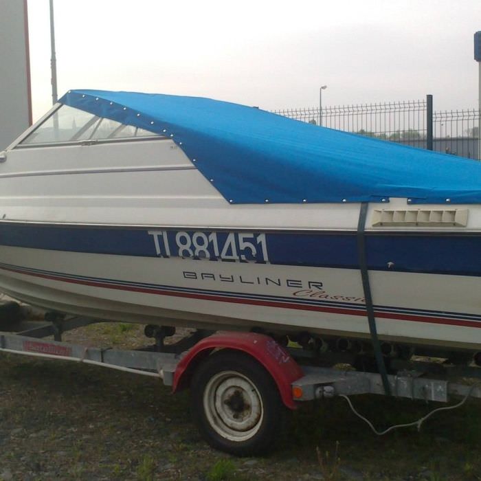 Remplacement du taud d'un bateau